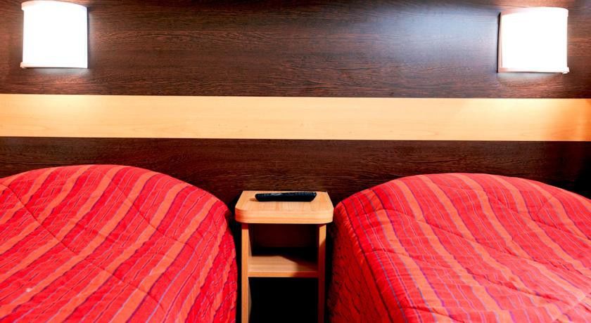 พรีมิเยร์ คลาส มหาวิทยาลัยเลอม็องตะวันตก Hotel เลอม็องส์ ภายนอก รูปภาพ