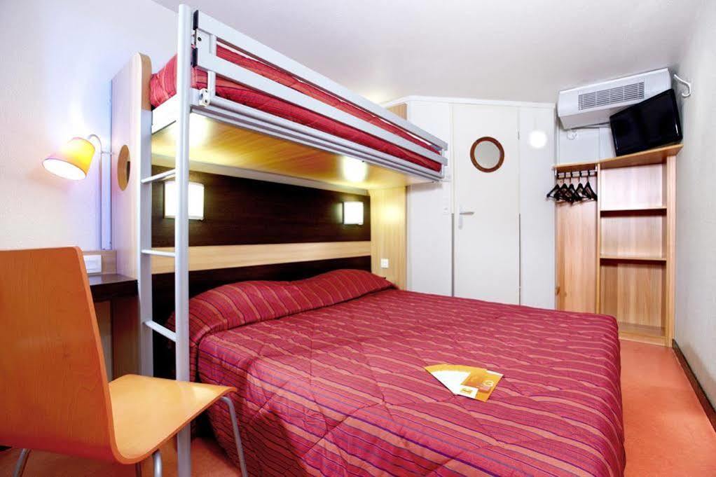 พรีมิเยร์ คลาส มหาวิทยาลัยเลอม็องตะวันตก Hotel เลอม็องส์ ภายนอก รูปภาพ